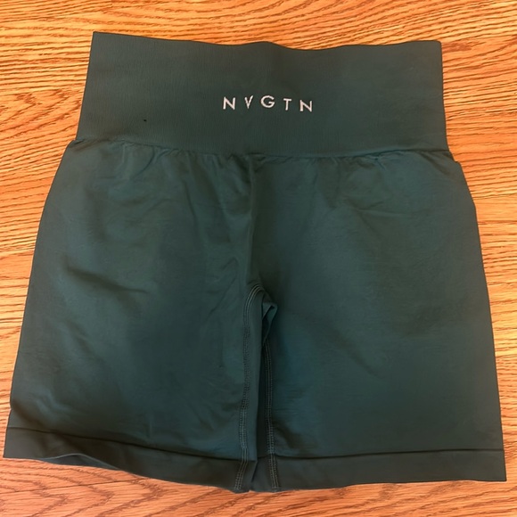 NVGTN Navigation green shorts. XS - Picture 1 of 2